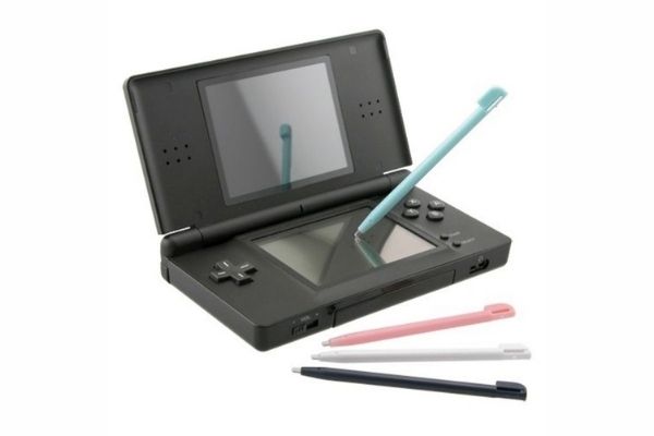 เครื่องเล่นเกมพกพา - Nintendo DS Lite